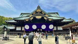 厳かな靖国神社