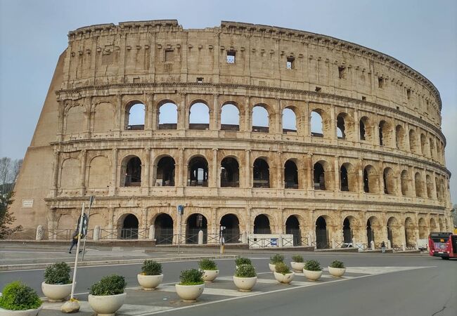 ローマ歴史地区、教皇領とサン パオロ フオーリ レ ムーラ大聖堂(バチカン市国)