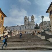 「ローマの休日」の舞台として有名なスペイン階段を上ってみました