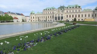 庭園は７時からオープン。