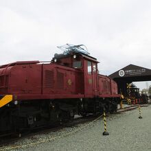 炭鉱鉄道で使用されていた電気機関車が動きます