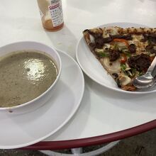 マッシュルームスープとプルコギピザ