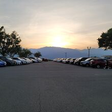 駐車場は大混雑でした
