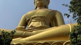 大仏塔、黄金大仏