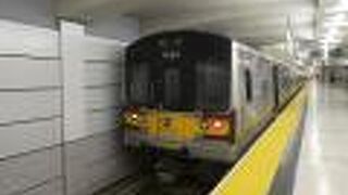 JFKからマンハッタンへ行く際に便利です。