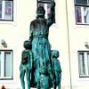 Statue of Father Antonio Viera;神父アントニオ ヴィエラと3人の子供達が一緒に