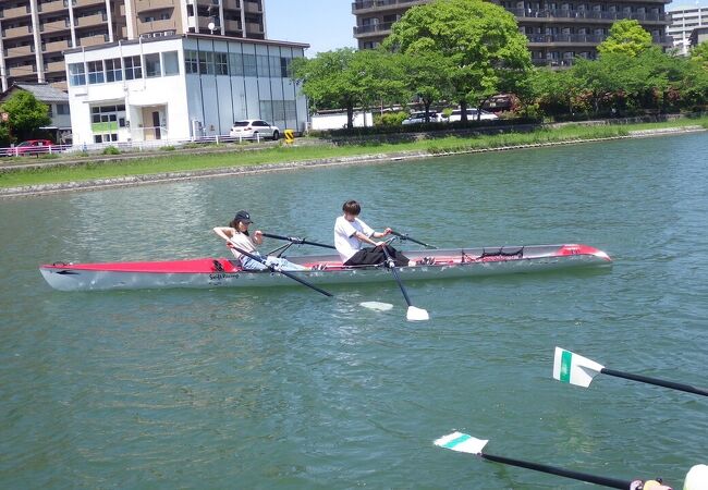 瀬田川でボート漕ぎ体験