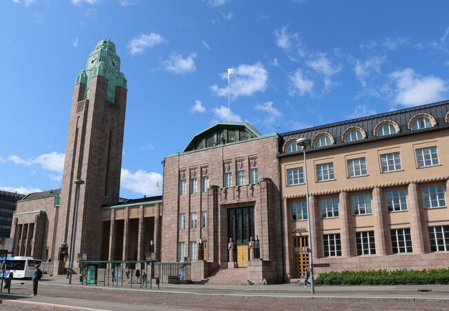 中央駅前広場 (ラウタティエントリ広場)