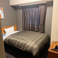 間違いなく狭いです