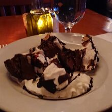 Bomba 4つ割でサーブされました。ボリュームあります。