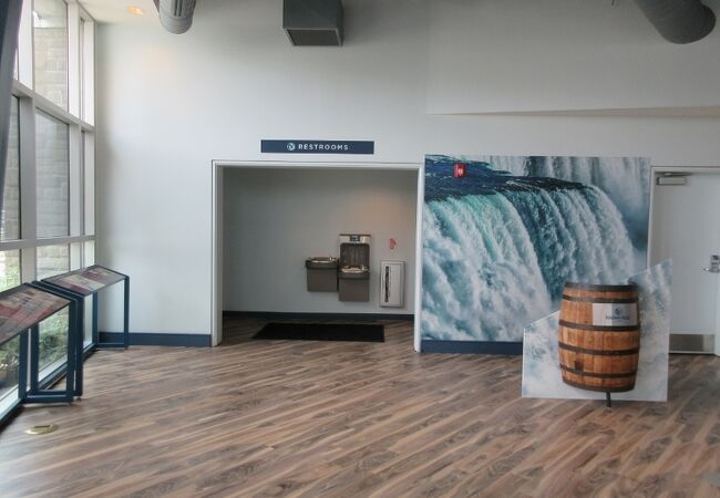 ナイアガラ州立公園ビジターセンター