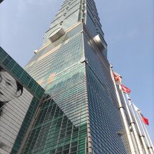 下から見ても迫力あります