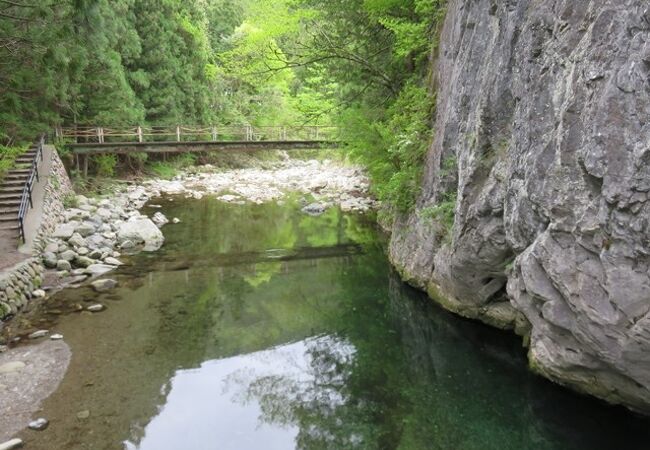 洞川自然研究路　豊かな自然　修験道と関係の深い史跡や文化をたどる道