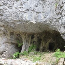 蟷螂（とうろう）の岩屋