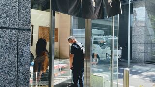 実はここが本店。並ばずに買えることが多いです