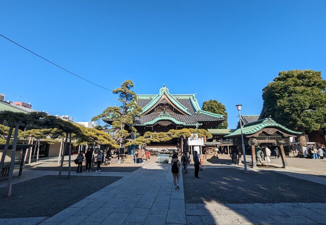 A temple where you can enjoy the elaborate and wonderful decorative carvings