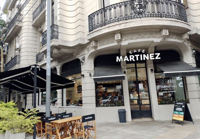 カフェ マルティネス