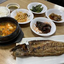 ホナムチッ（焼き魚）