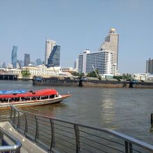 チャオプラヤエクスプレスボート（オレンジフラッグ）