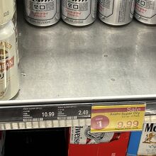 並んでいる缶ビールは350&#10006;️6で、この値段