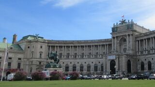 オーストリア軍の将軍の像