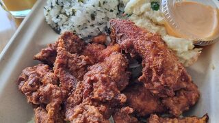 日本人に人気のプレートのお店!