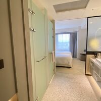 入口から見た綺麗な室内