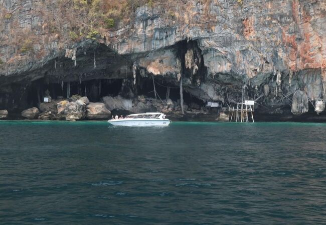 美しい海を持つ島です