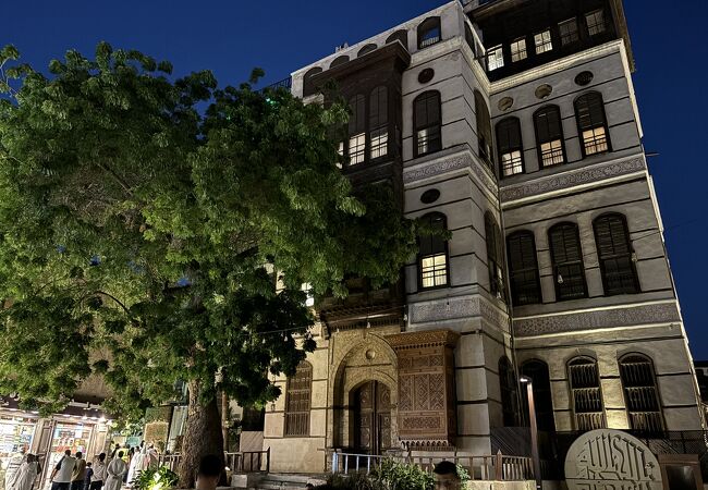 ナシーフ ハウス