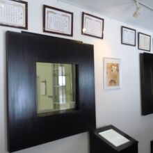 二階　通路から工場内が見えます