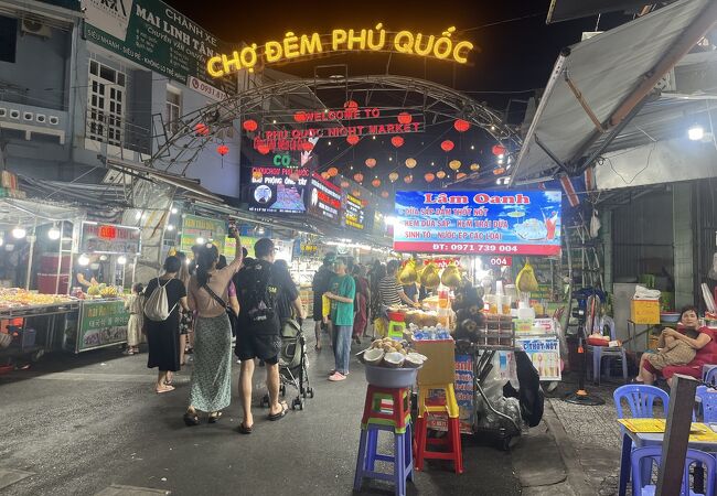 ディンカウ ナイトマーケット