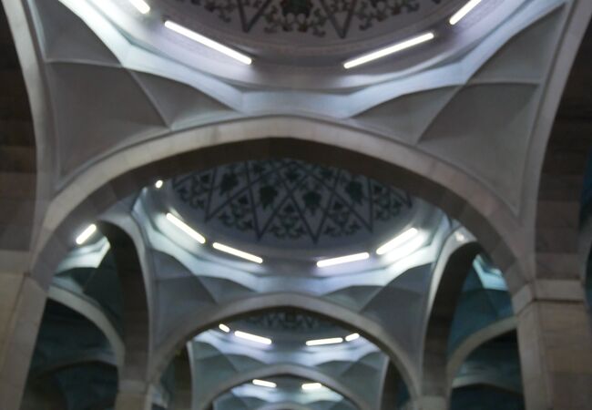 アリッシャーナボイ駅