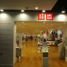 ユニクロ (セントラルワールド店)