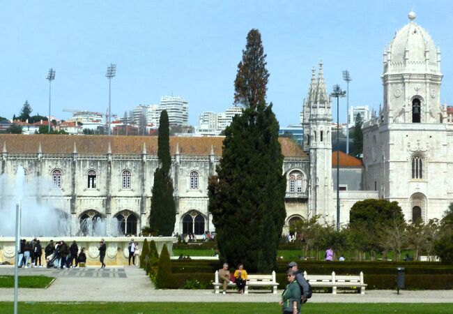 インペリオ広場