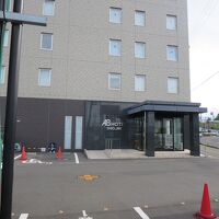 玄関には大きな段差がなく好印象です。