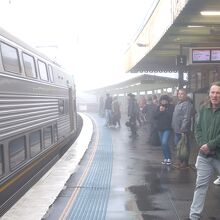 雨のカトゥーンバ駅