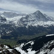 展望台からは４０００ｍ級の山々を一望