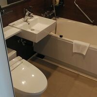 ユニットバスですが浴槽は広めです