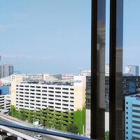 ポートタワーにホテルオークラが見えます