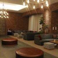 ロビーも神戸らしい設え