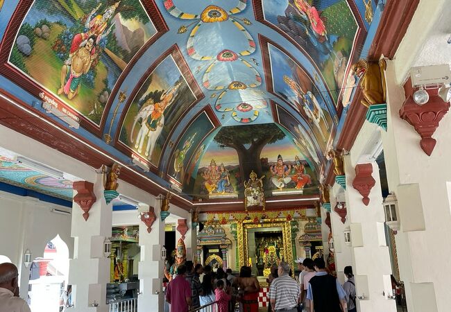スリ　アリアマン寺院。シンガポール・チャイナタウン
