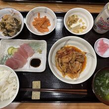 おかずたっぷりの晩御飯