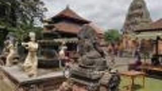 アグン プリアタン王宮