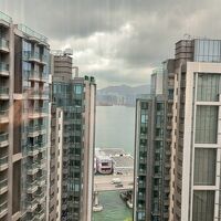 目の前にマンションが建ち海が少ししか見え無くなってしまった。