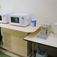 １階　フロント前の共同スペース