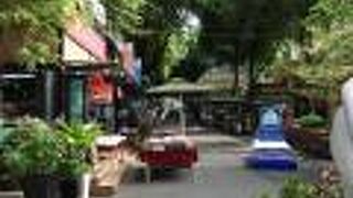 カフェ併設店もあるホーチミンのおしゃれブックストリート