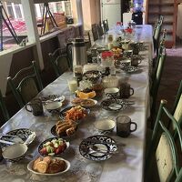 朝食のテーブル