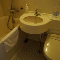 ちょっと古めのユニットバス。