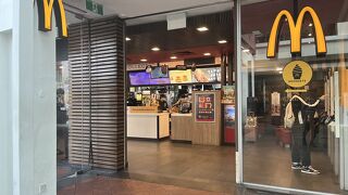 マクドナルド (ブギスジャンクション店)
