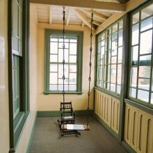 ２階　子供用ブランコ